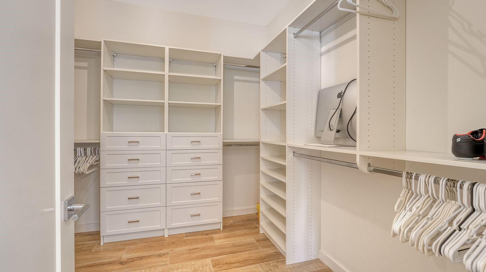 1206 - AQUALANE ESTATES 3RD UNIT - Residential