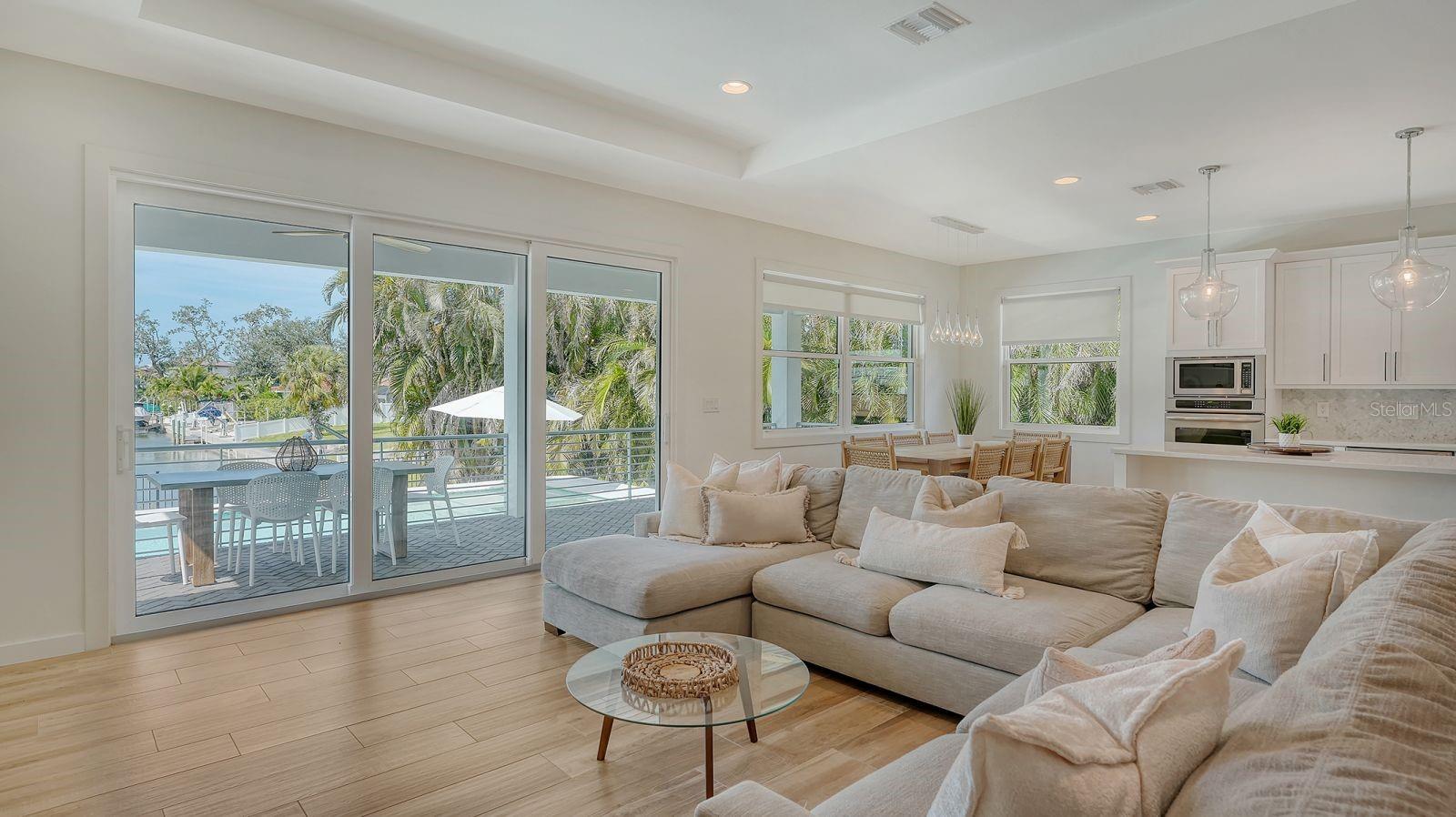 1206 - AQUALANE ESTATES 3RD UNIT - Residential