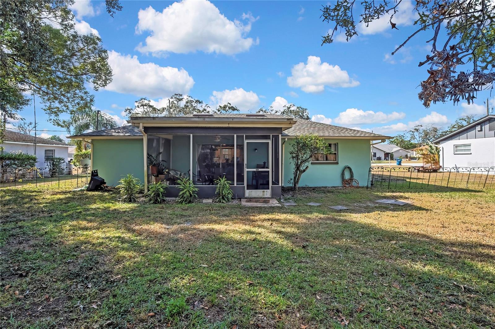 SPRING HILL - Residential