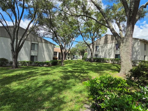 Photo of 1700 Pine Ridge Way E #C1, Palm Harbor, FL 34684 (MLS # TB8546308)