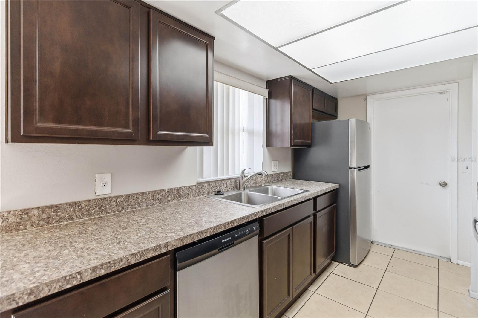 MEADOW WOODS VILLAGE 01 - Residential