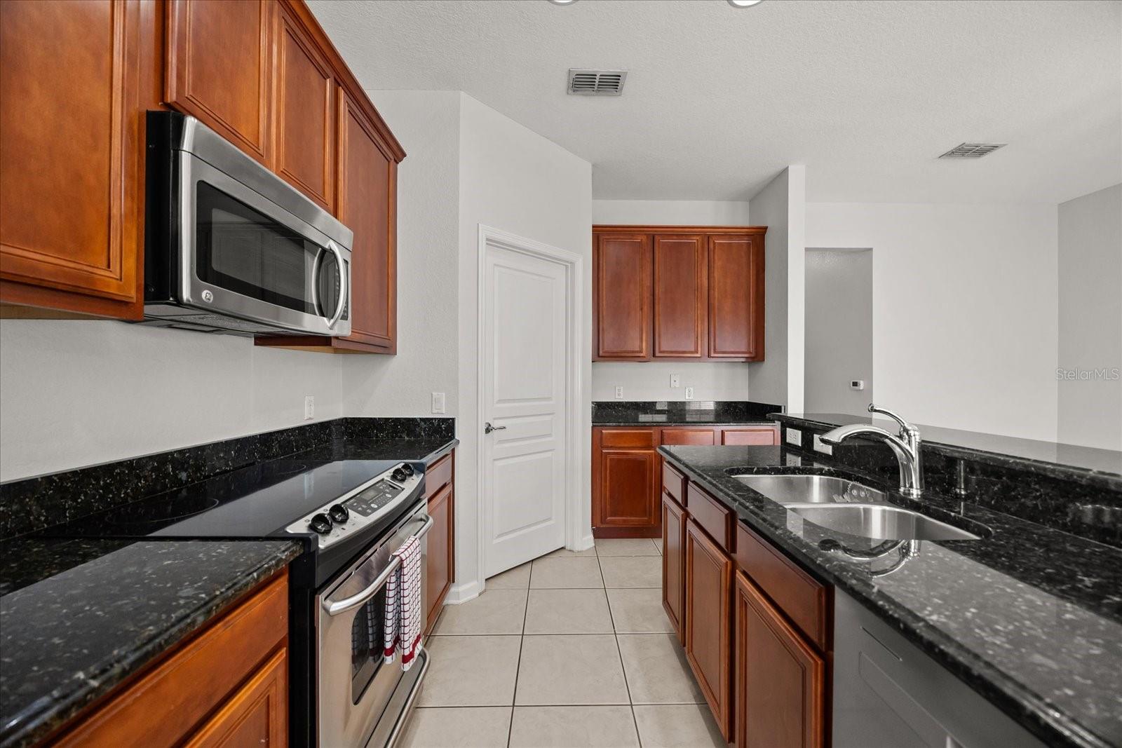 LAKE SAWYER SOUTH PH 03 - Residential