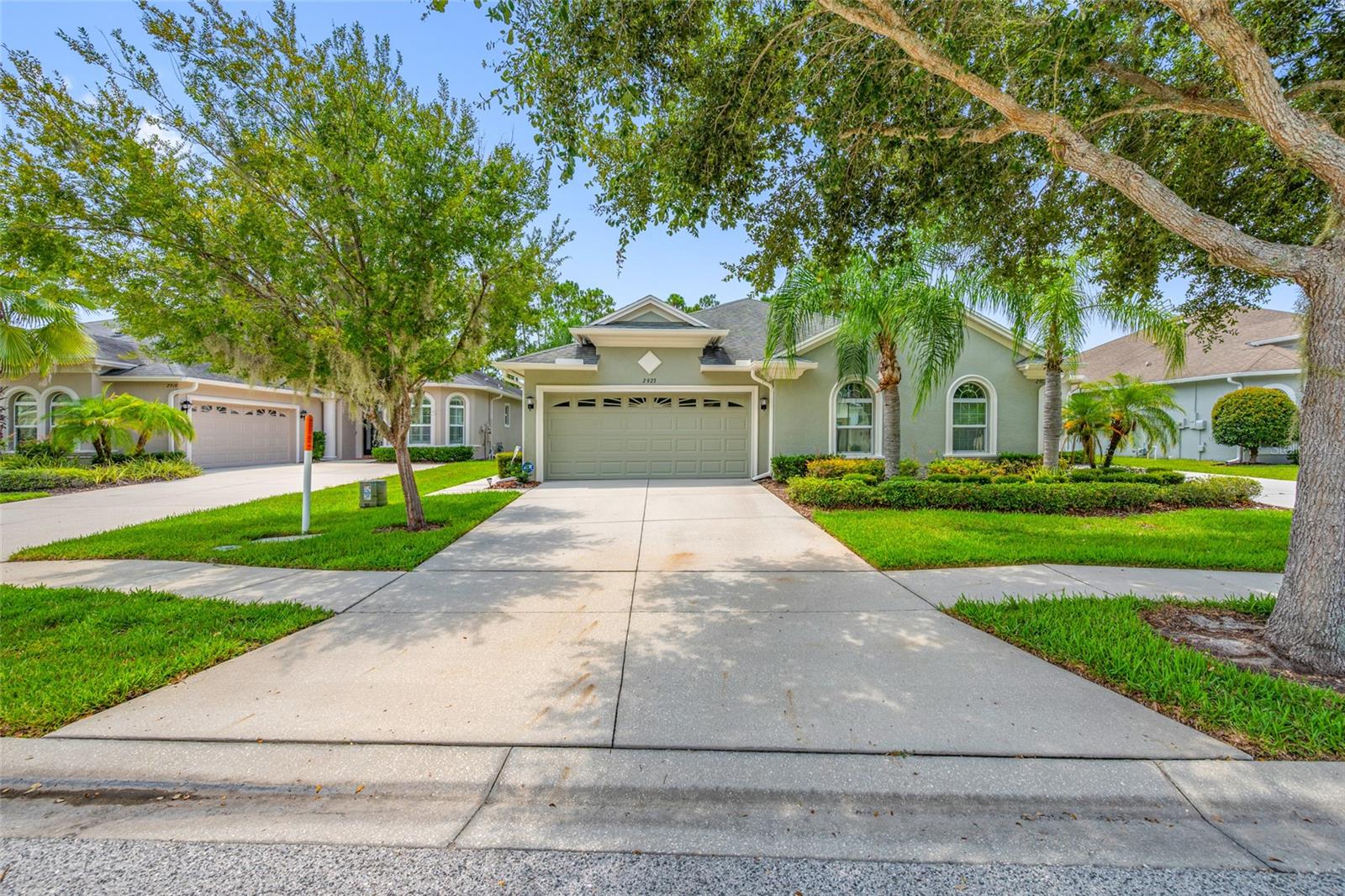 2923 DEVONOAK BOULEVARD