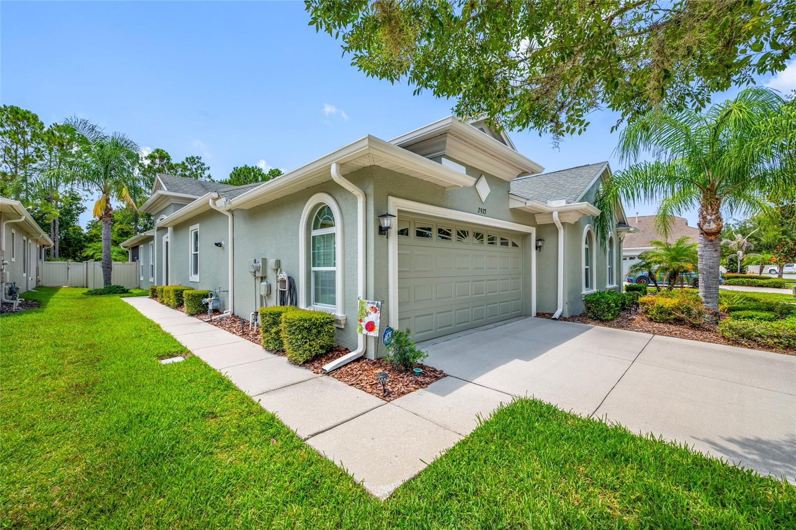 2923 DEVONOAK BOULEVARD
