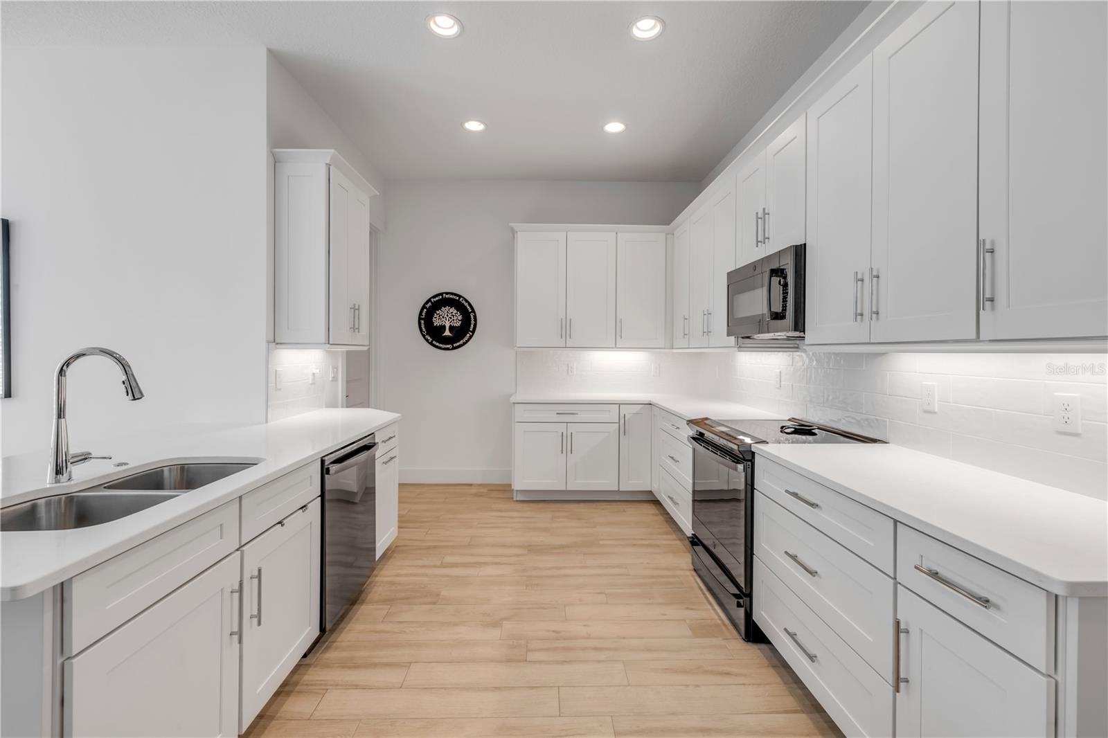 VERANO/VENETIAN BAY - Residential