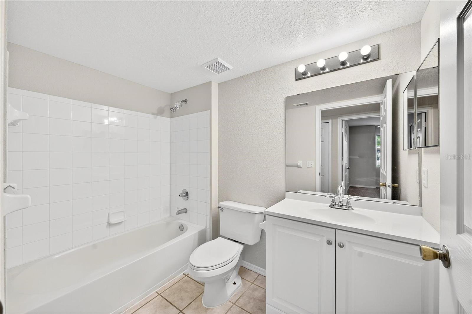 AUDUBON VILLAS/HUNTER CRK CONDO - Residential