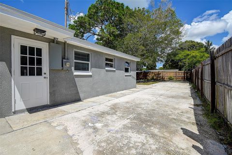 A home in SEMINOLE