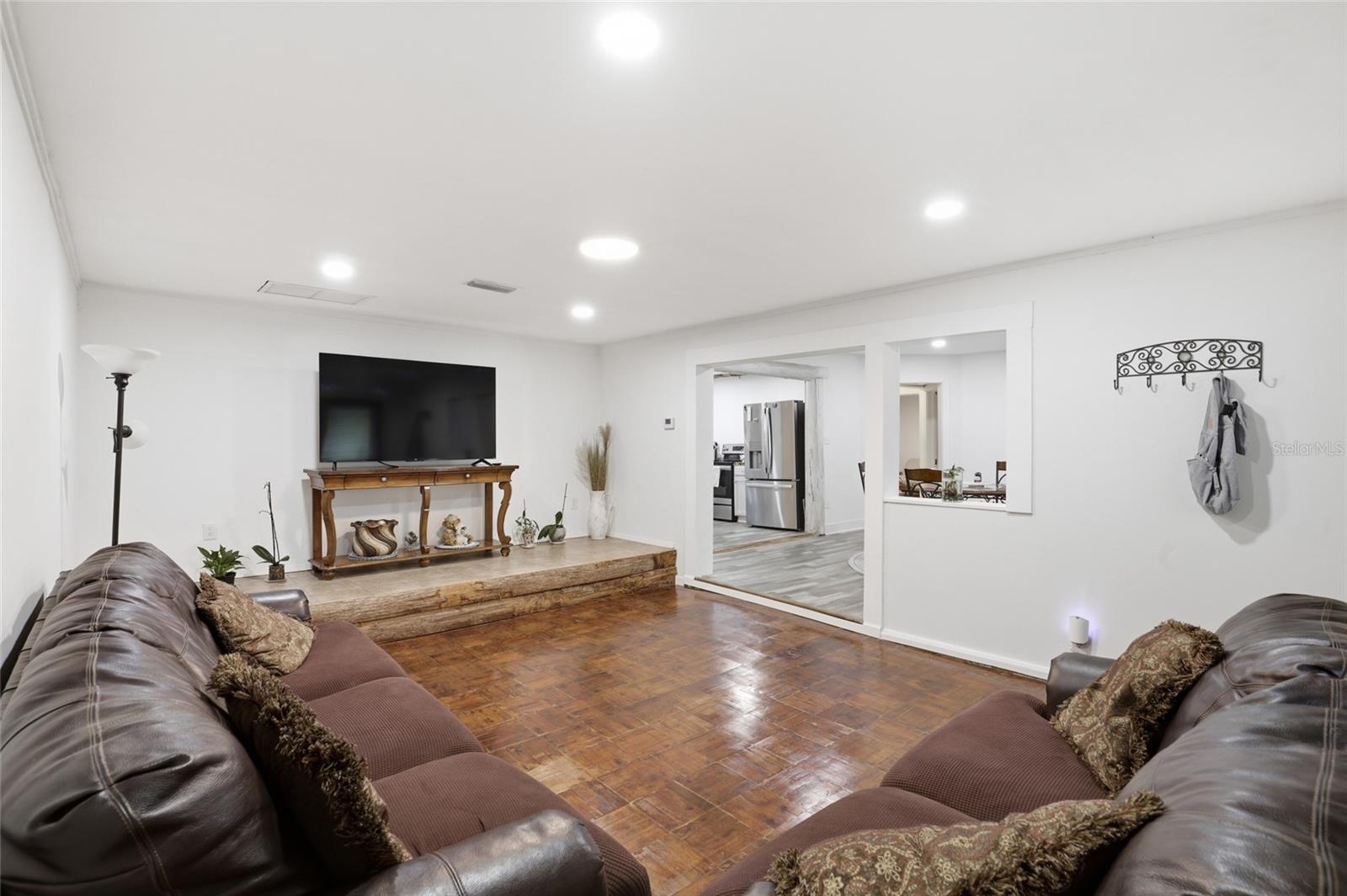 G M WHETSTONE ESTATE ADD TO H S - Residential