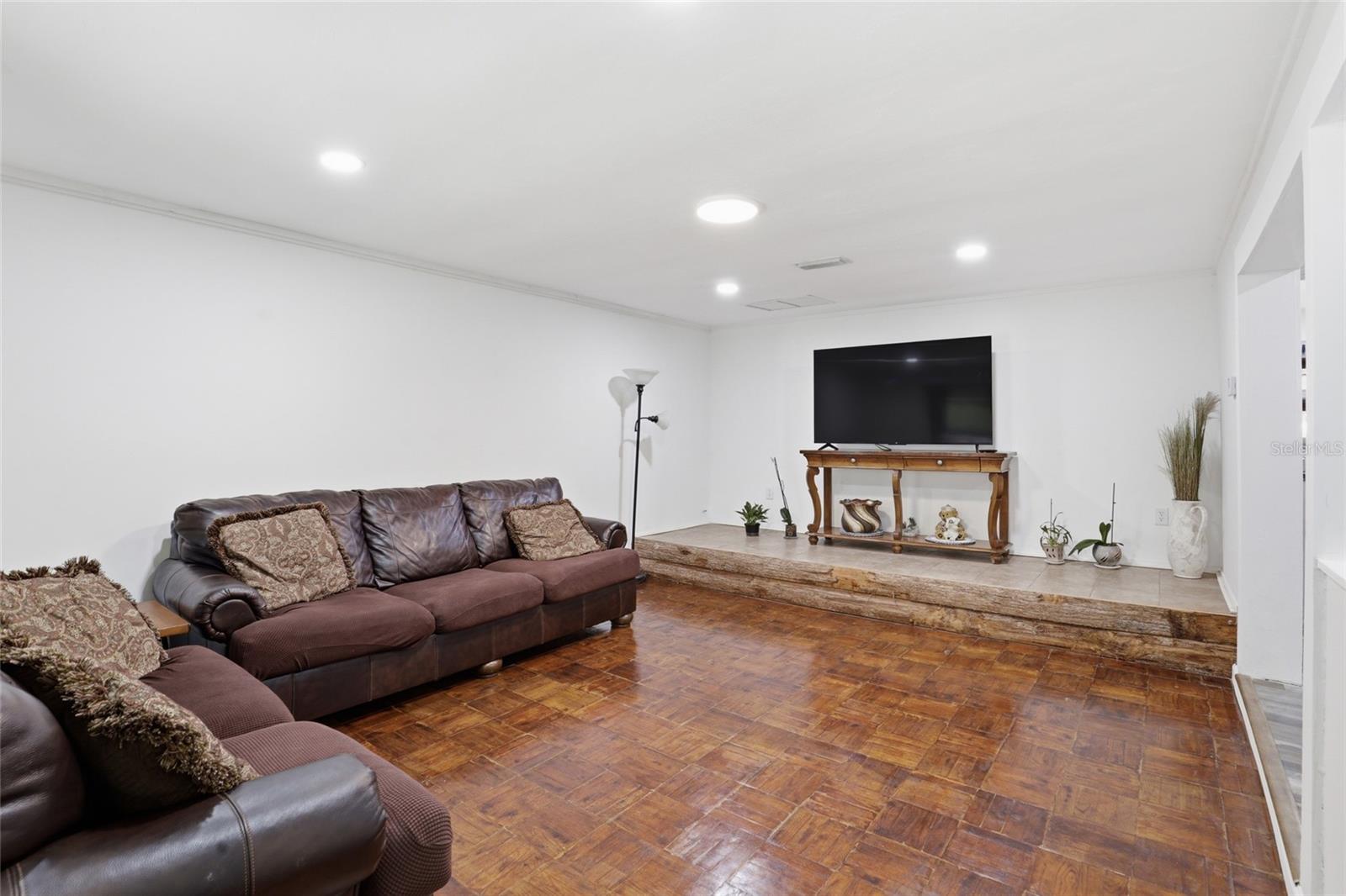 G M WHETSTONE ESTATE ADD TO H S - Residential