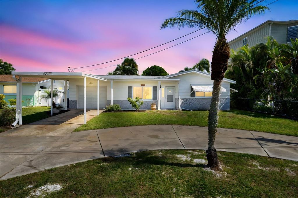 Photo of 13538 Leslie Drive, Hudson, FL 34667 (MLS # TB8431022)