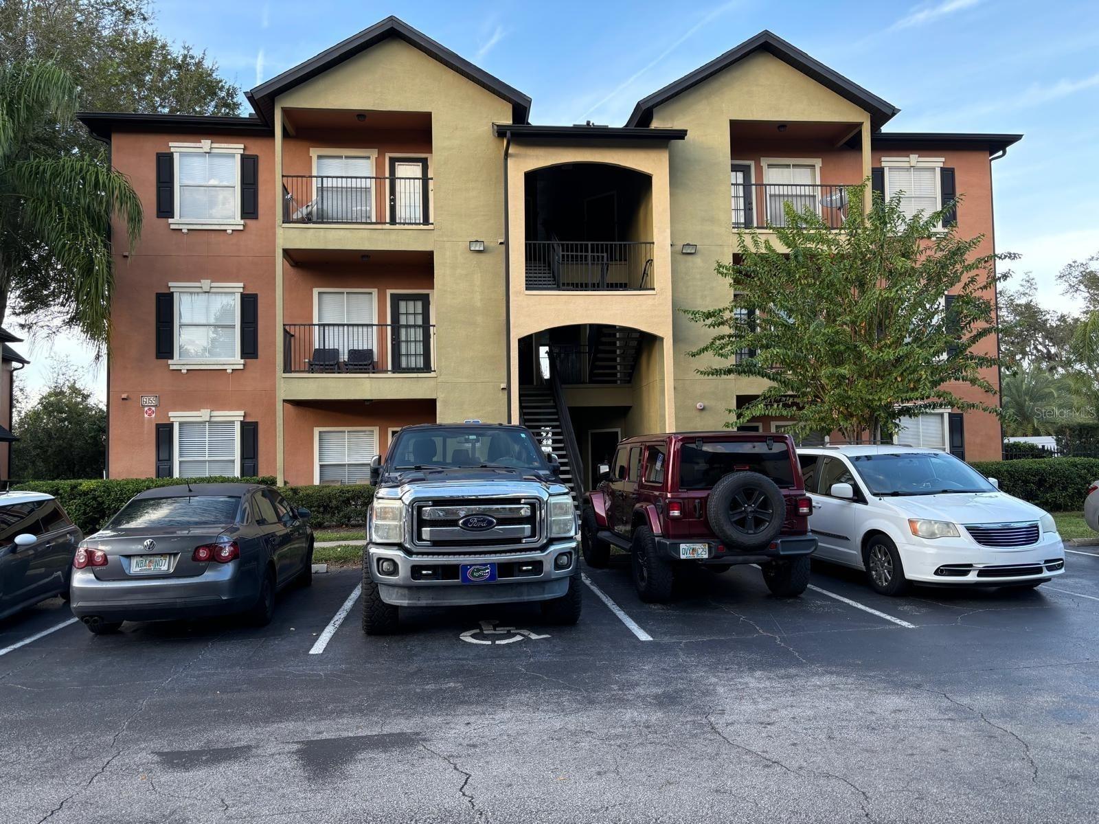 Charming 1-bedroom, 1-bathroom unit in a serene, gated community. Recently refreshed with modern touches, this cozy home features a fully equipped kitchen and an in-unit laundry room for your convenience. Enjoy comfortable living in a beautifully maintained community that you'll love to call home!