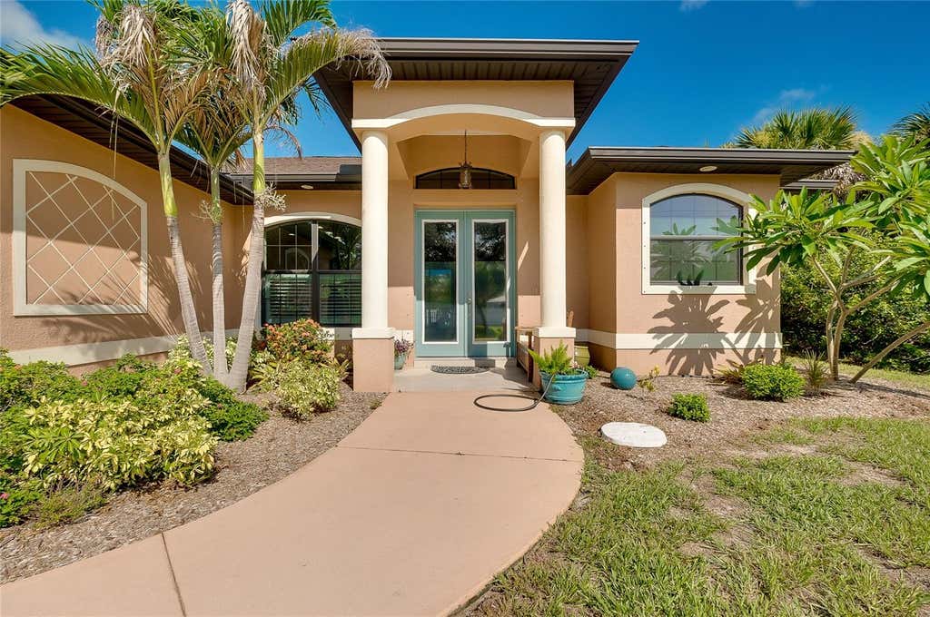 Photo of 545 Pembroke Drive, Port Charlotte, FL 33954 (MLS # N6145155)