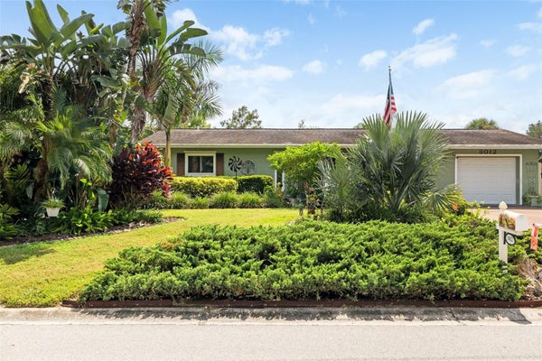 3012 HYDE PARK ST, SARASOTA, FL 34239 - Image 4533a67688dfdffef392c0342c8cc845/3991013714