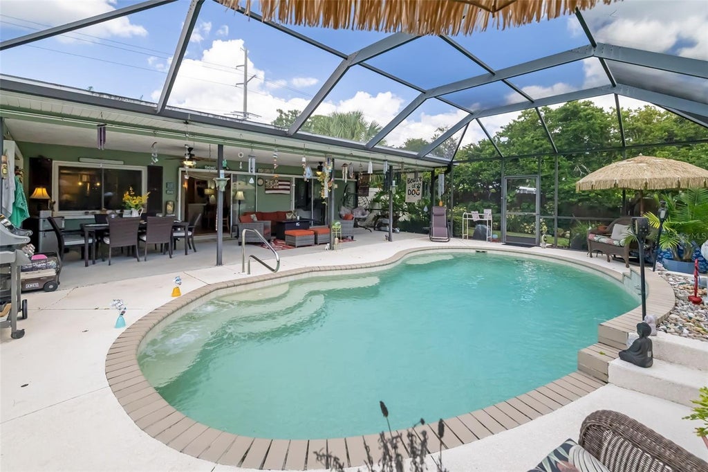 Photo of 3012 Hyde Park Street, Sarasota, FL 34239 (MLS # A4707110)