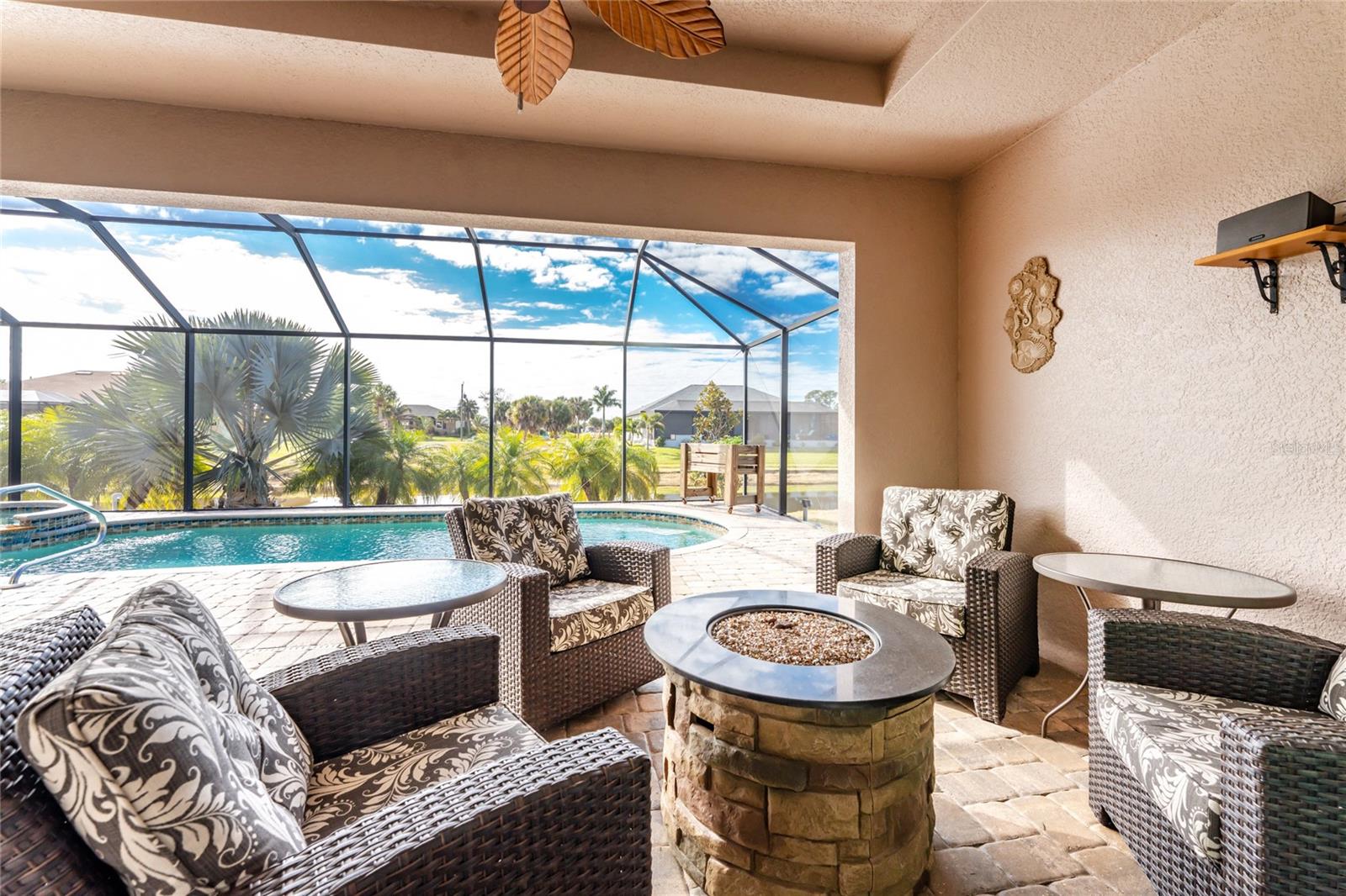 ROTONDA WEST LONG MEADOW - Residential