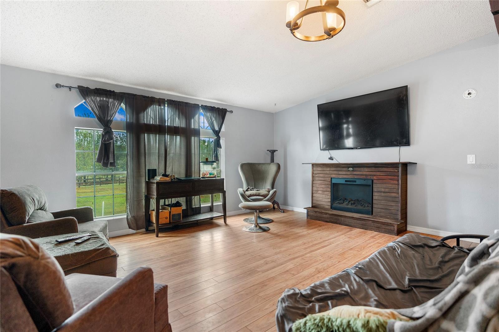 ACREAGE - Residential