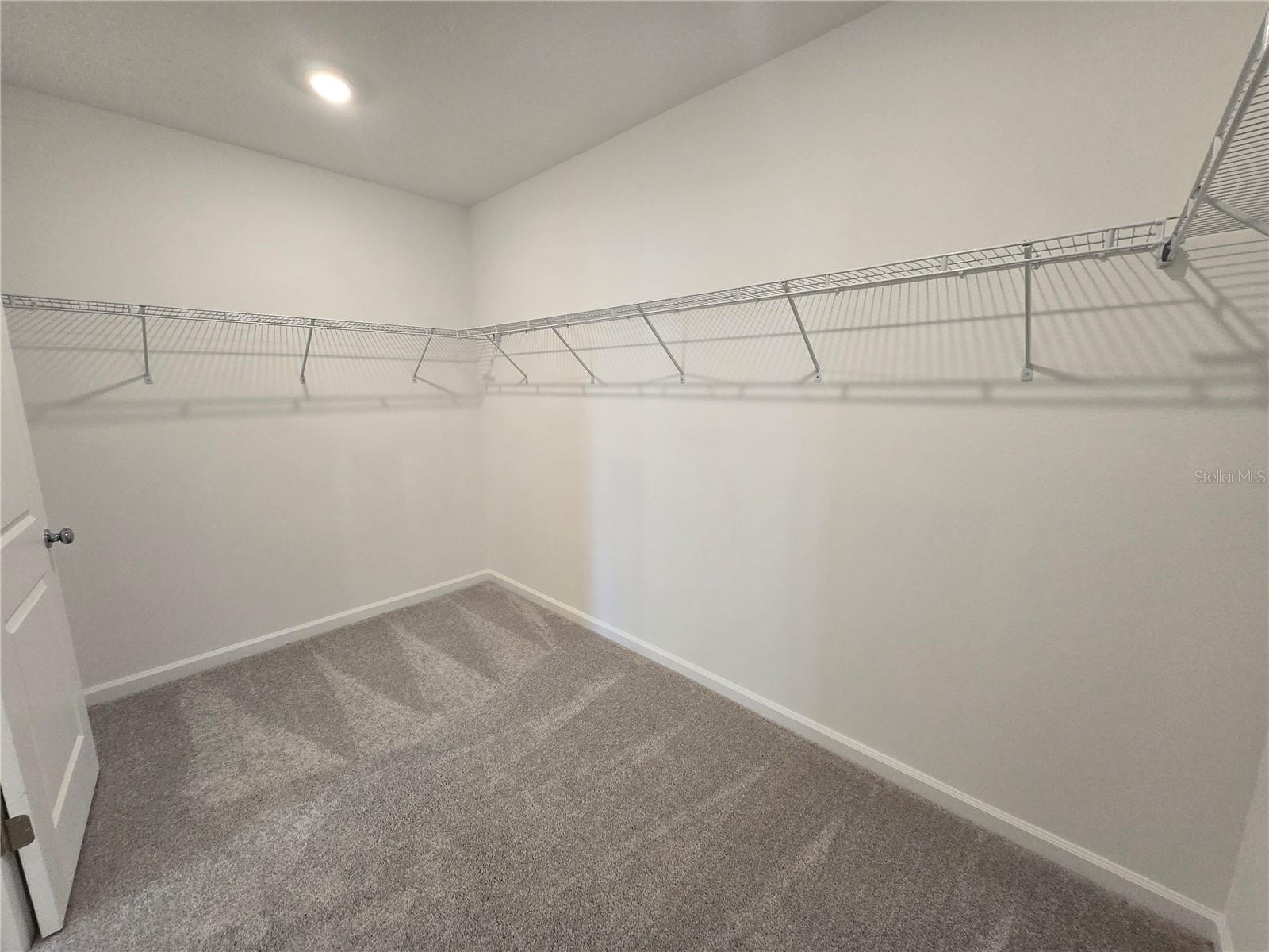 KNIGHTSBRIDGE PH 2 - Residential Lease
