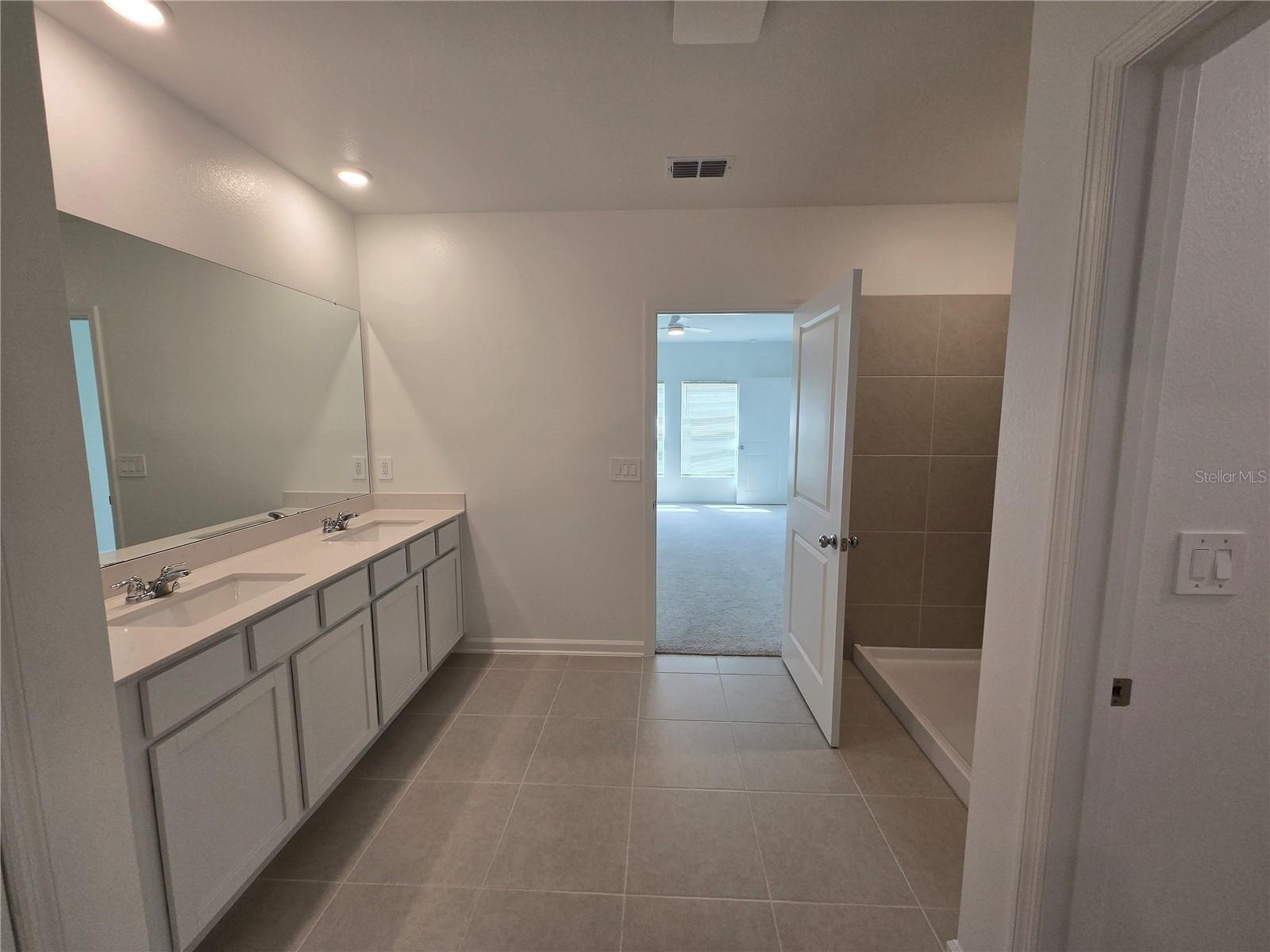 KNIGHTSBRIDGE PH 2 - Residential Lease