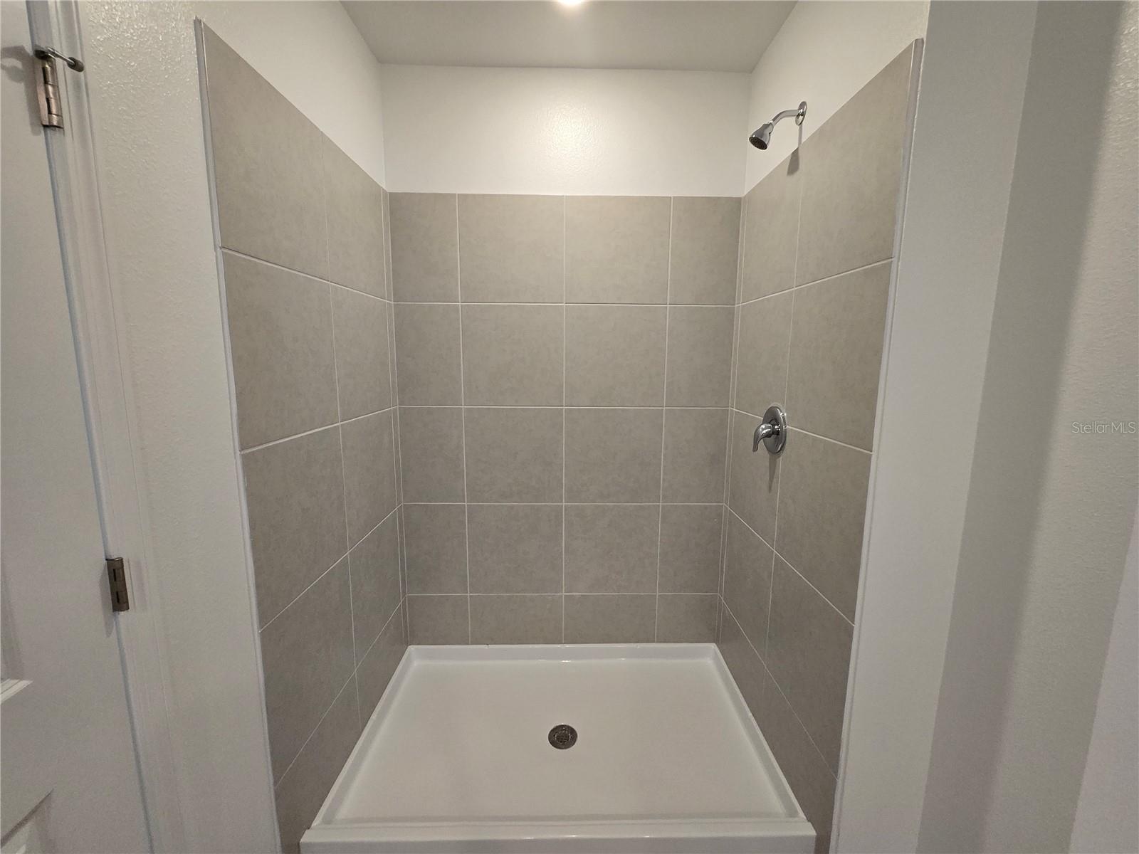 KNIGHTSBRIDGE PH 2 - Residential Lease
