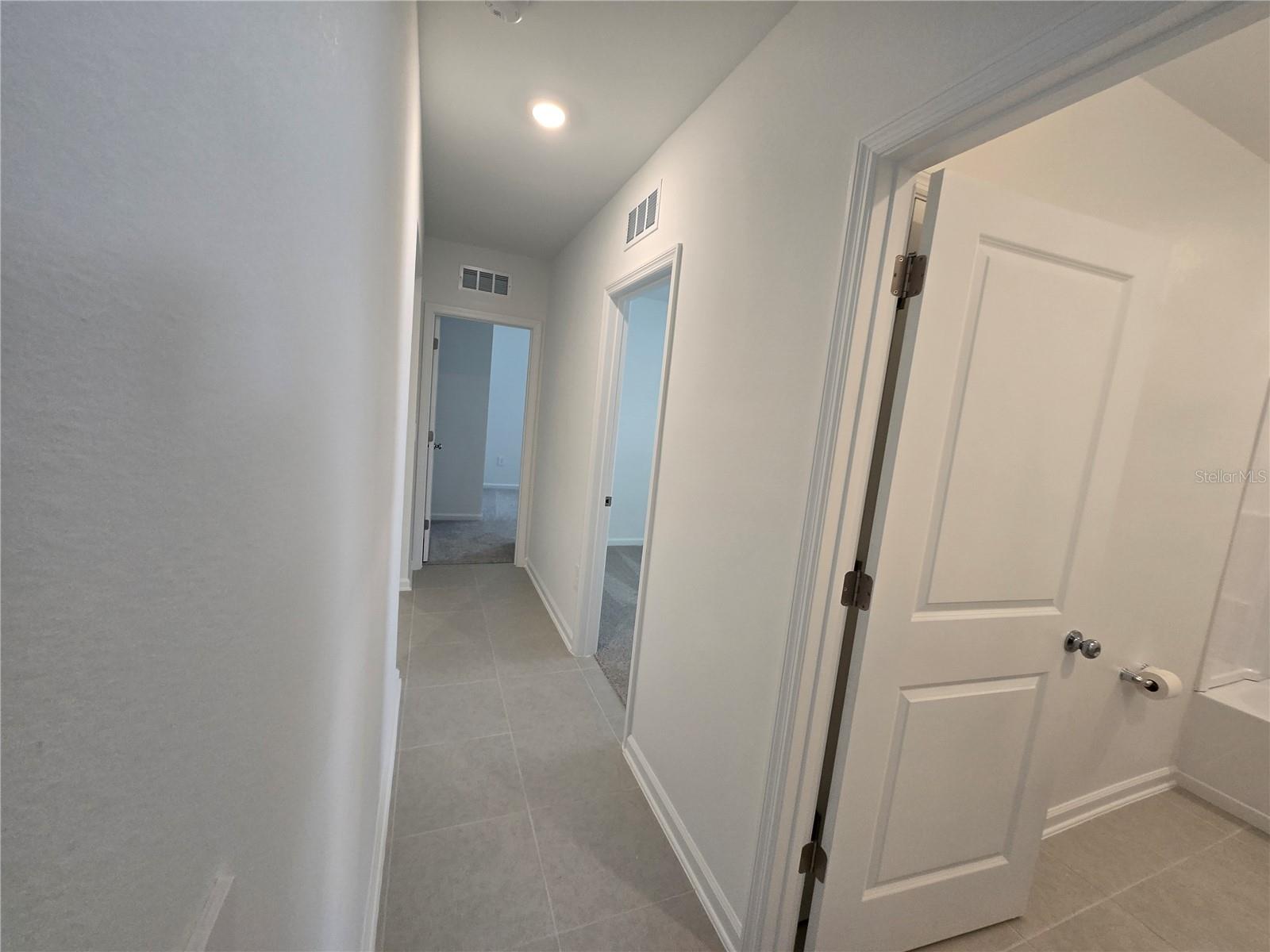 KNIGHTSBRIDGE PH 2 - Residential Lease