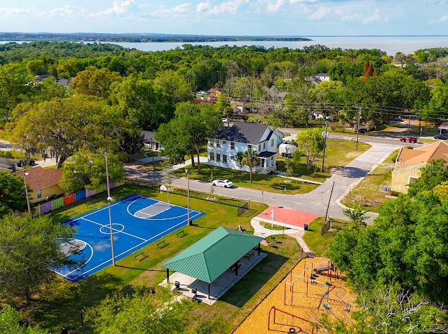 OAKLAND TOWN - Residential