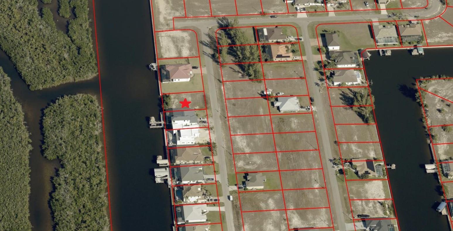 CAPE CORAL - Land