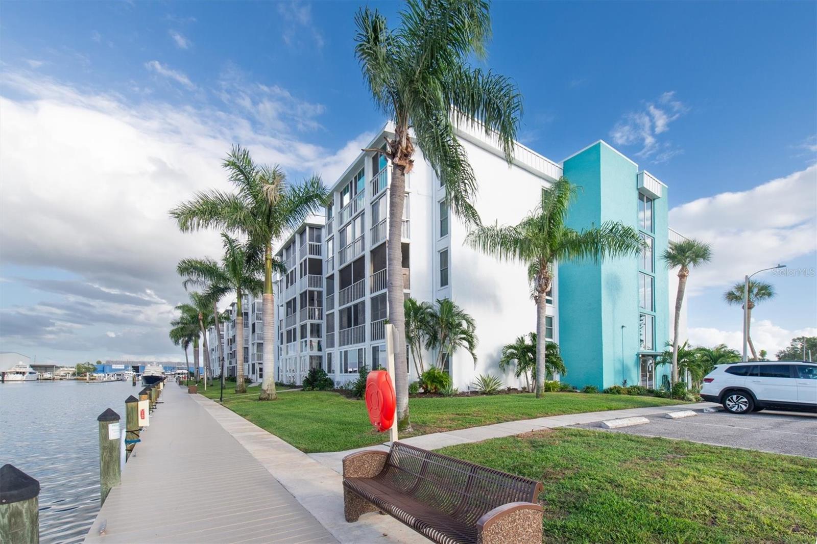 MOORINGS OF MAXIMO CONDO - Residential