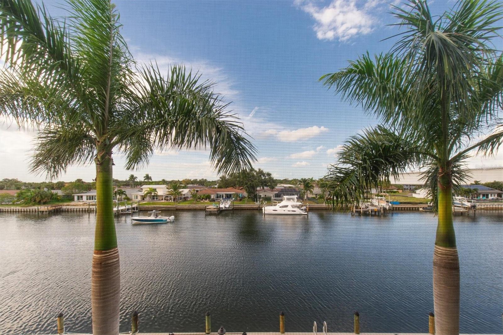 MOORINGS OF MAXIMO CONDO - Residential