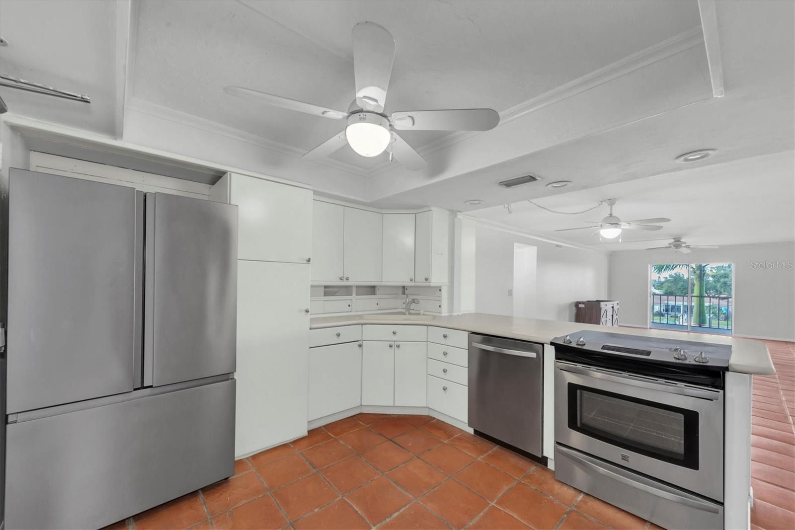 MOORINGS OF MAXIMO CONDO - Residential