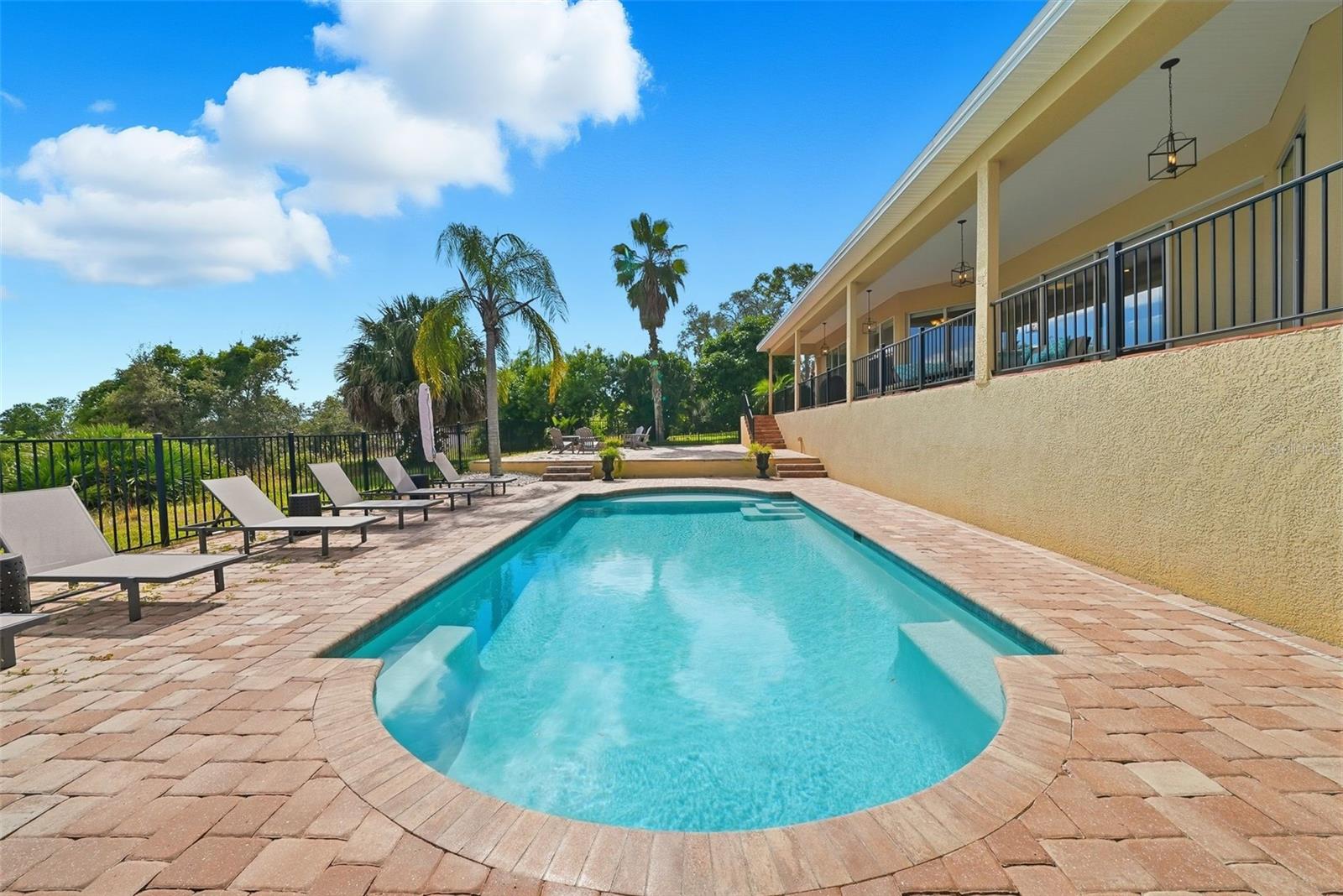122 WATERBERRY DRIVE