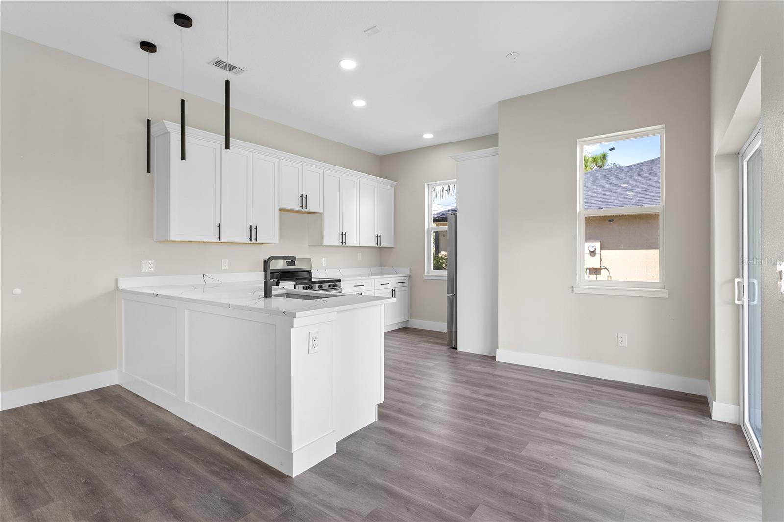 HAINES LAKE ESTATES - Residential Lease