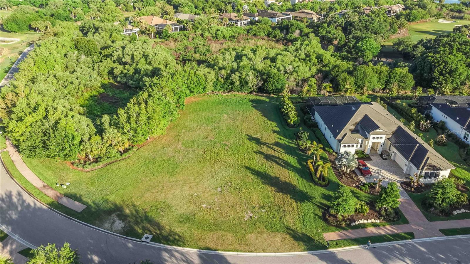 FOUNDERS CLUB - Residential