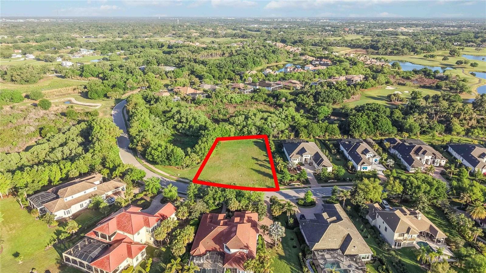 FOUNDERS CLUB - Residential