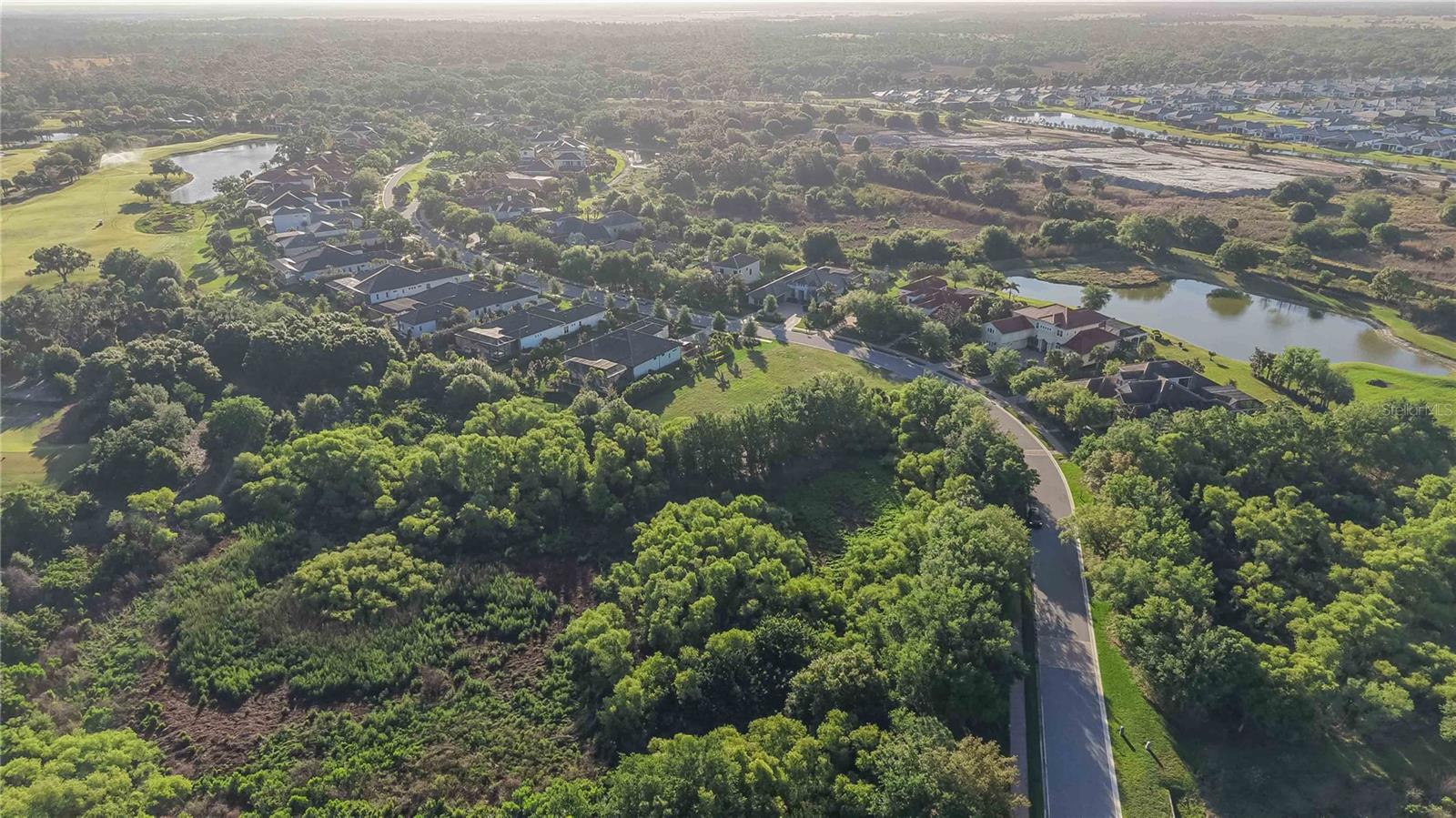 FOUNDERS CLUB - Residential