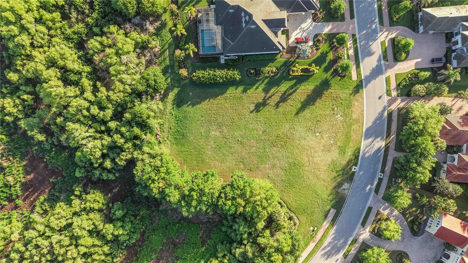 FOUNDERS CLUB - Residential