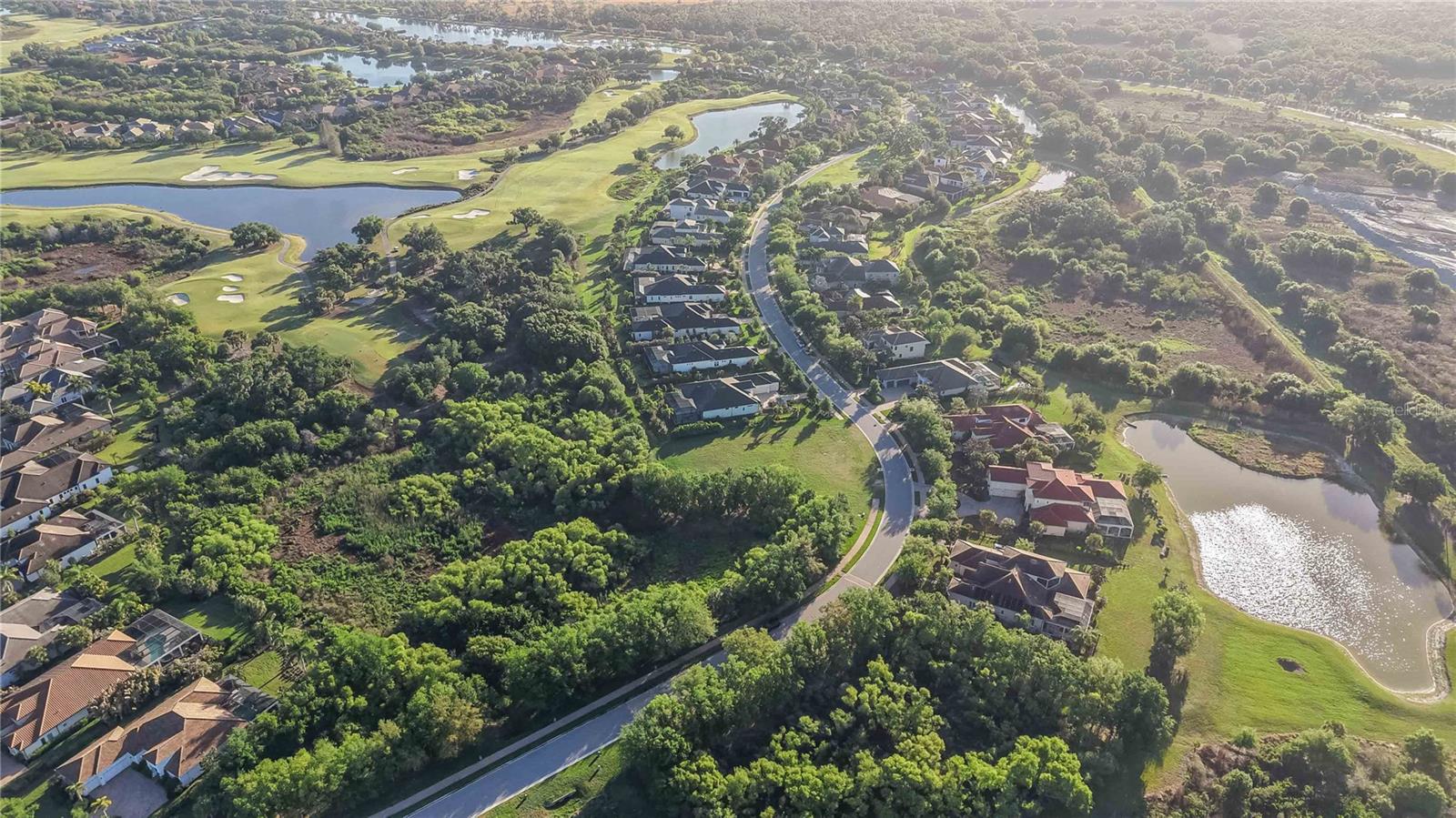 FOUNDERS CLUB - Residential