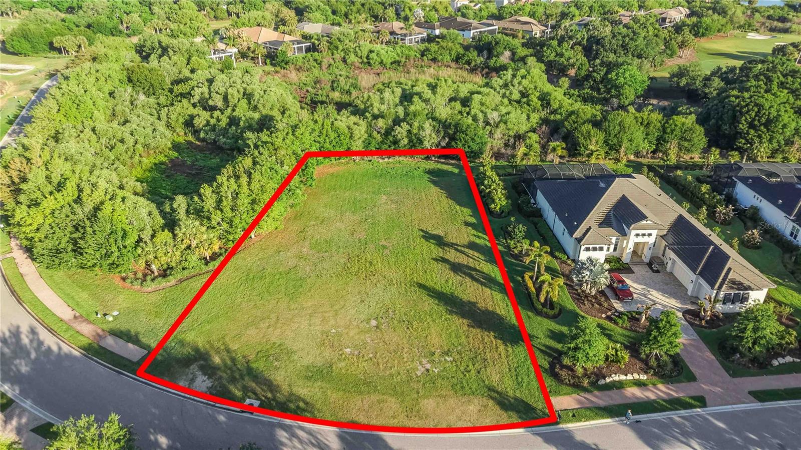 FOUNDERS CLUB - Residential