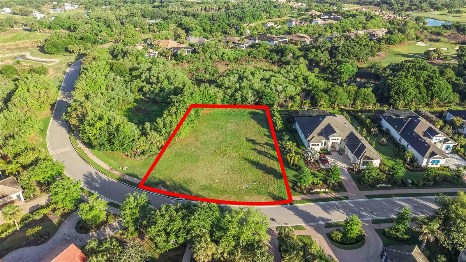 FOUNDERS CLUB - Residential