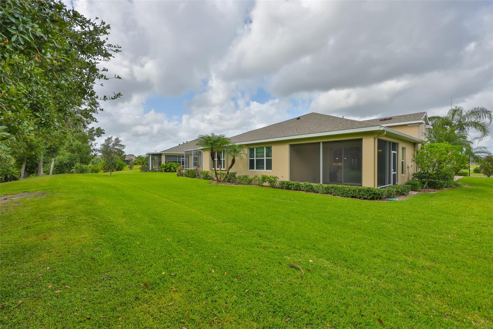 SUN CITY CENTER UNIT 274 & 2 - Residential