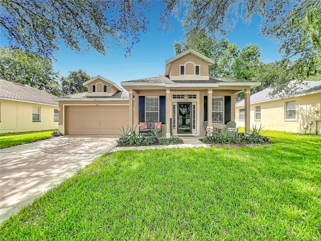Photo of 912 Magnolia Blossom Court, Apopka, FL 32712 (MLS # G5117430)