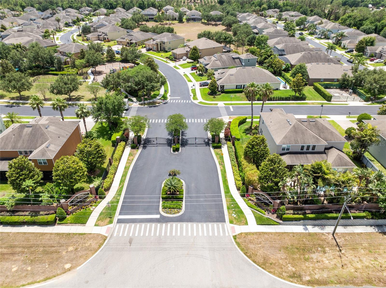 RESERVE/CARRIAGE POINTE PH 1 - Residential