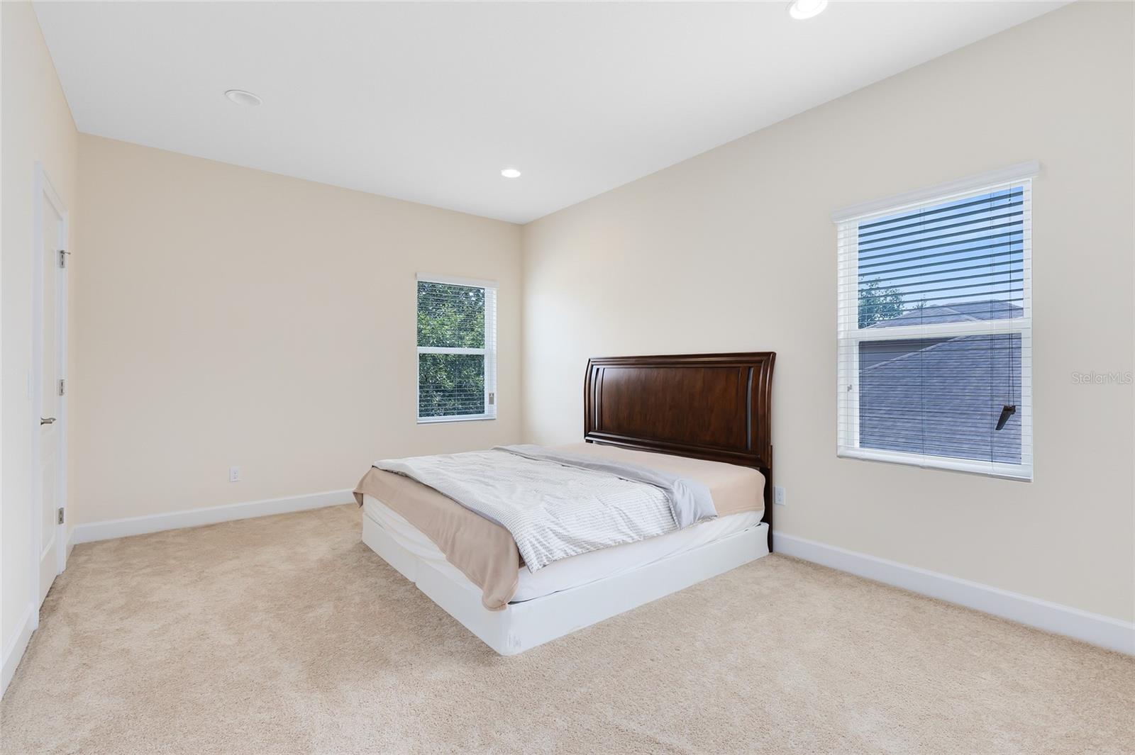 RESERVE/CARRIAGE POINTE PH 1 - Residential