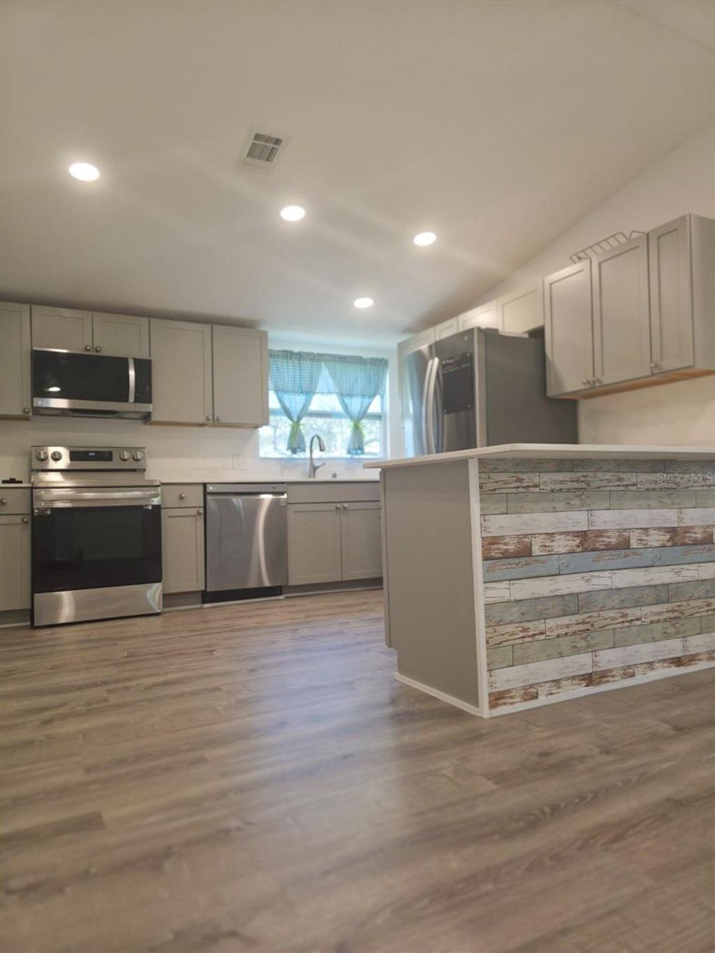 Photo of 4325 Henry J Avenue, Saint Cloud, FL 34772 (MLS # S5144004)