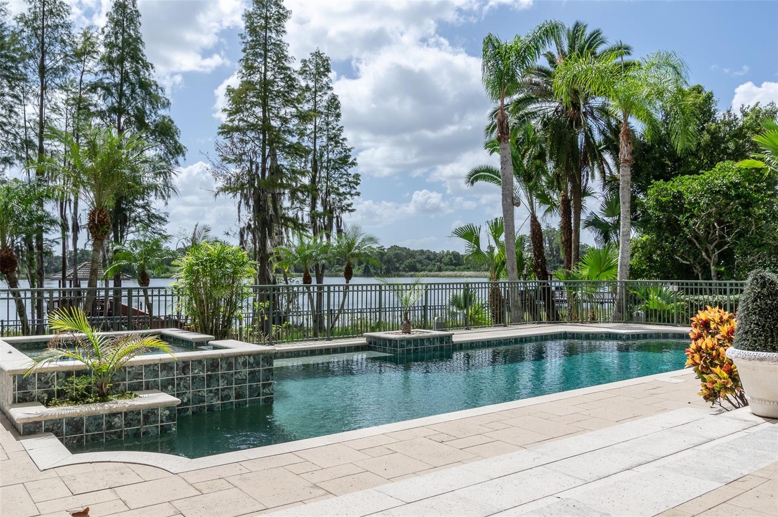 KEYSTONE SHORES ESTATES - Residential