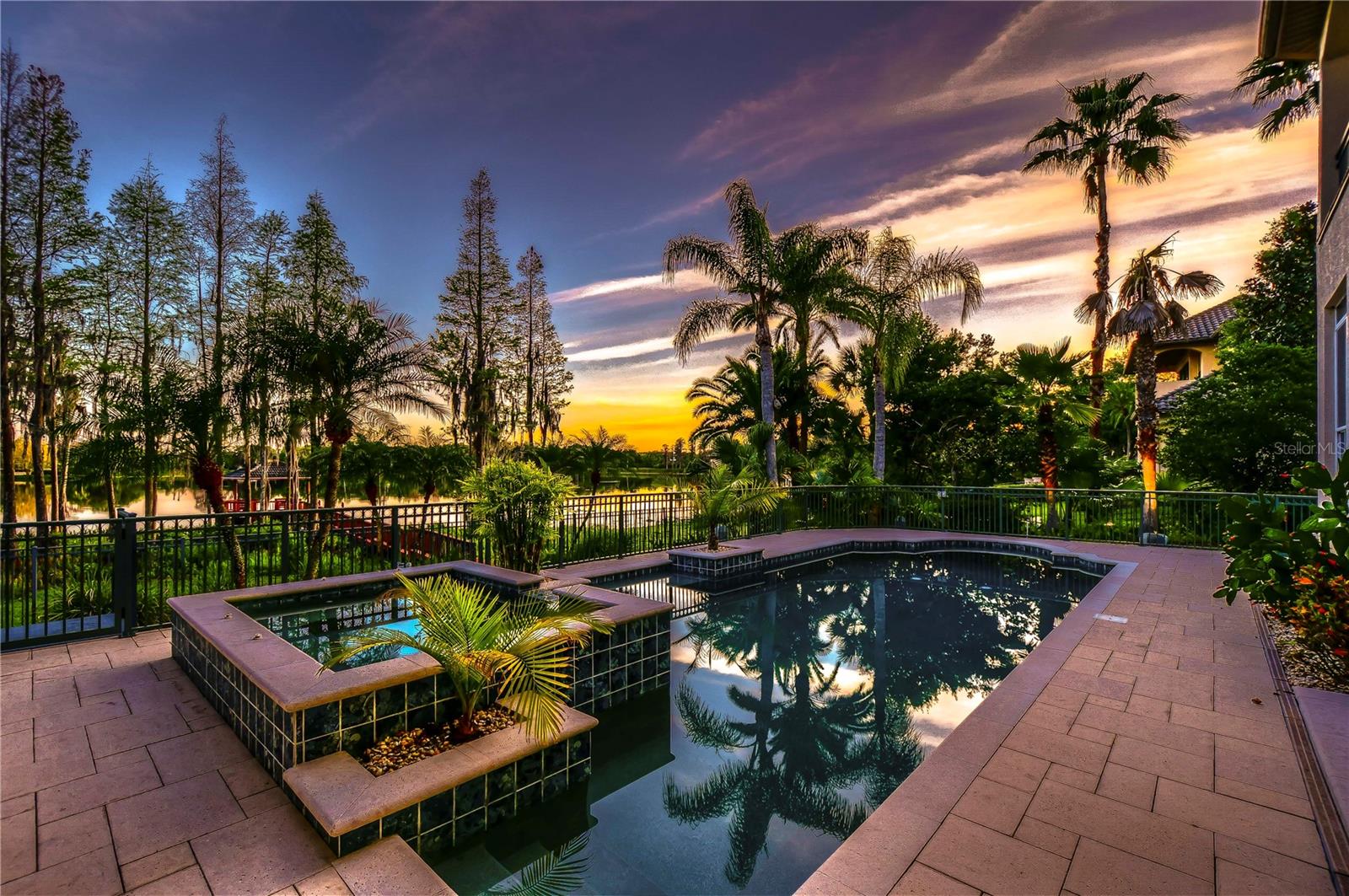 KEYSTONE SHORES ESTATES - Residential