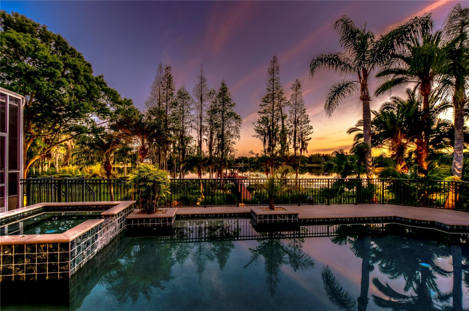 KEYSTONE SHORES ESTATES - Residential