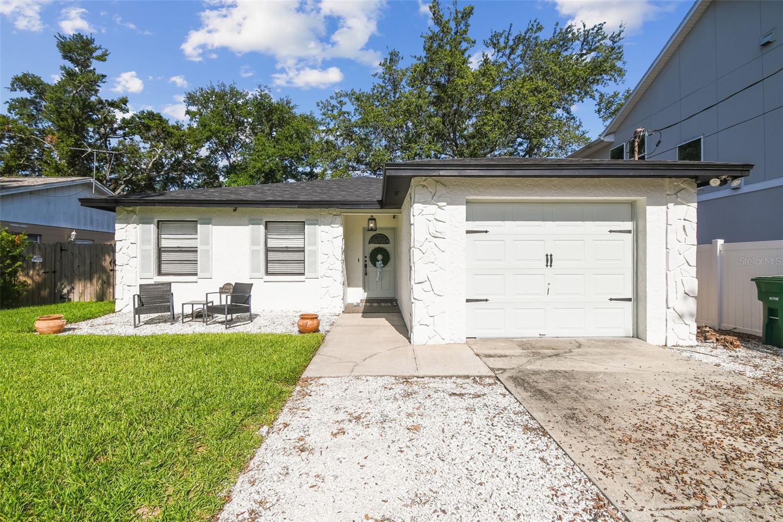206 N BEVERLY AVENUE 1/2
