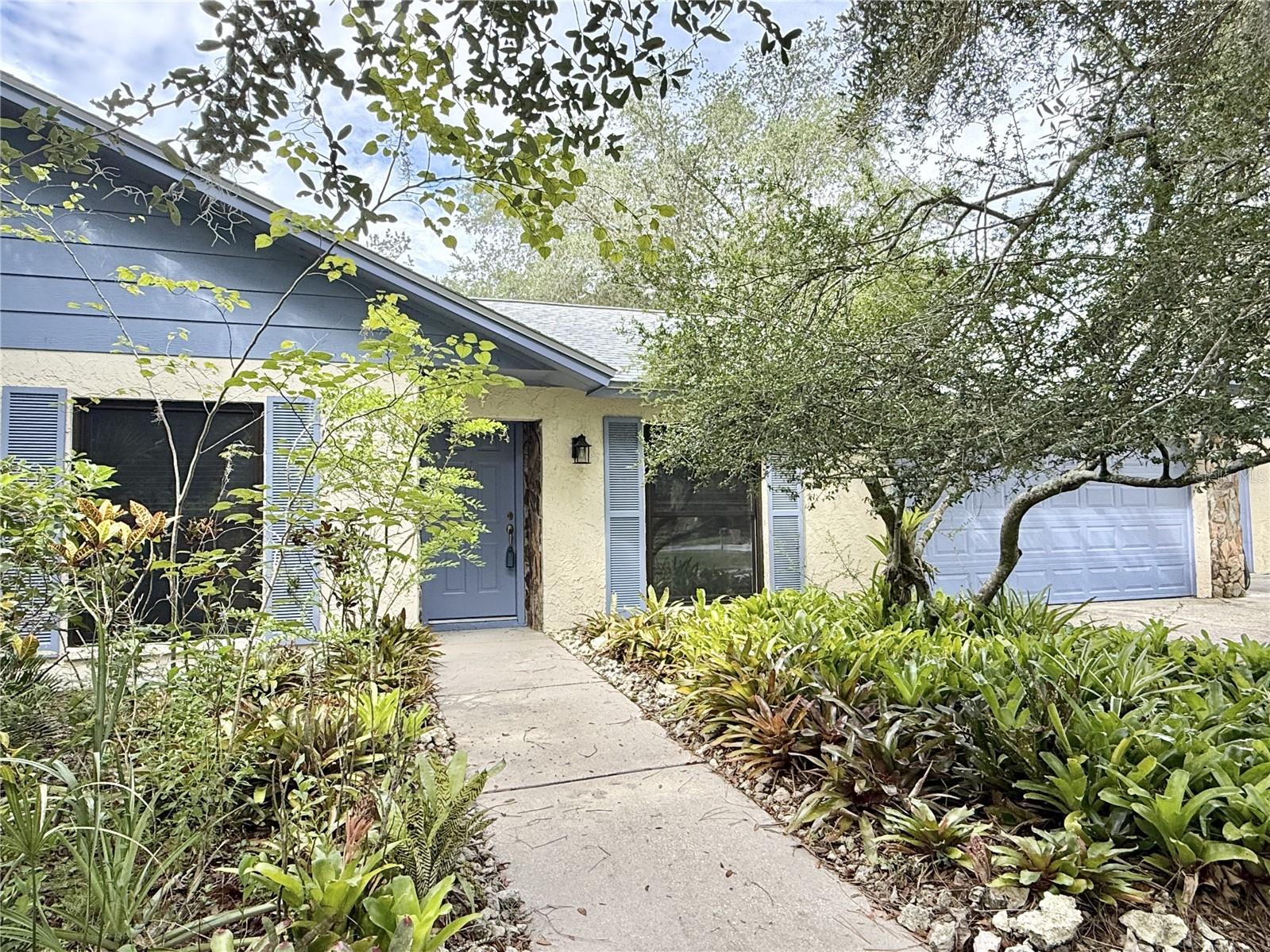 901 W RIVER DRIVE