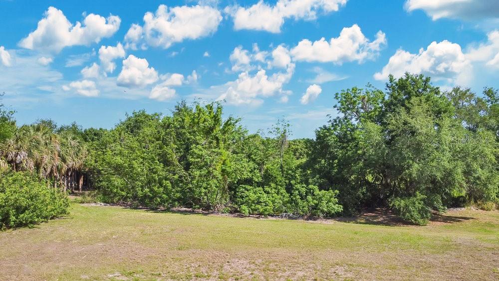 ROBERTS LANDING - Land