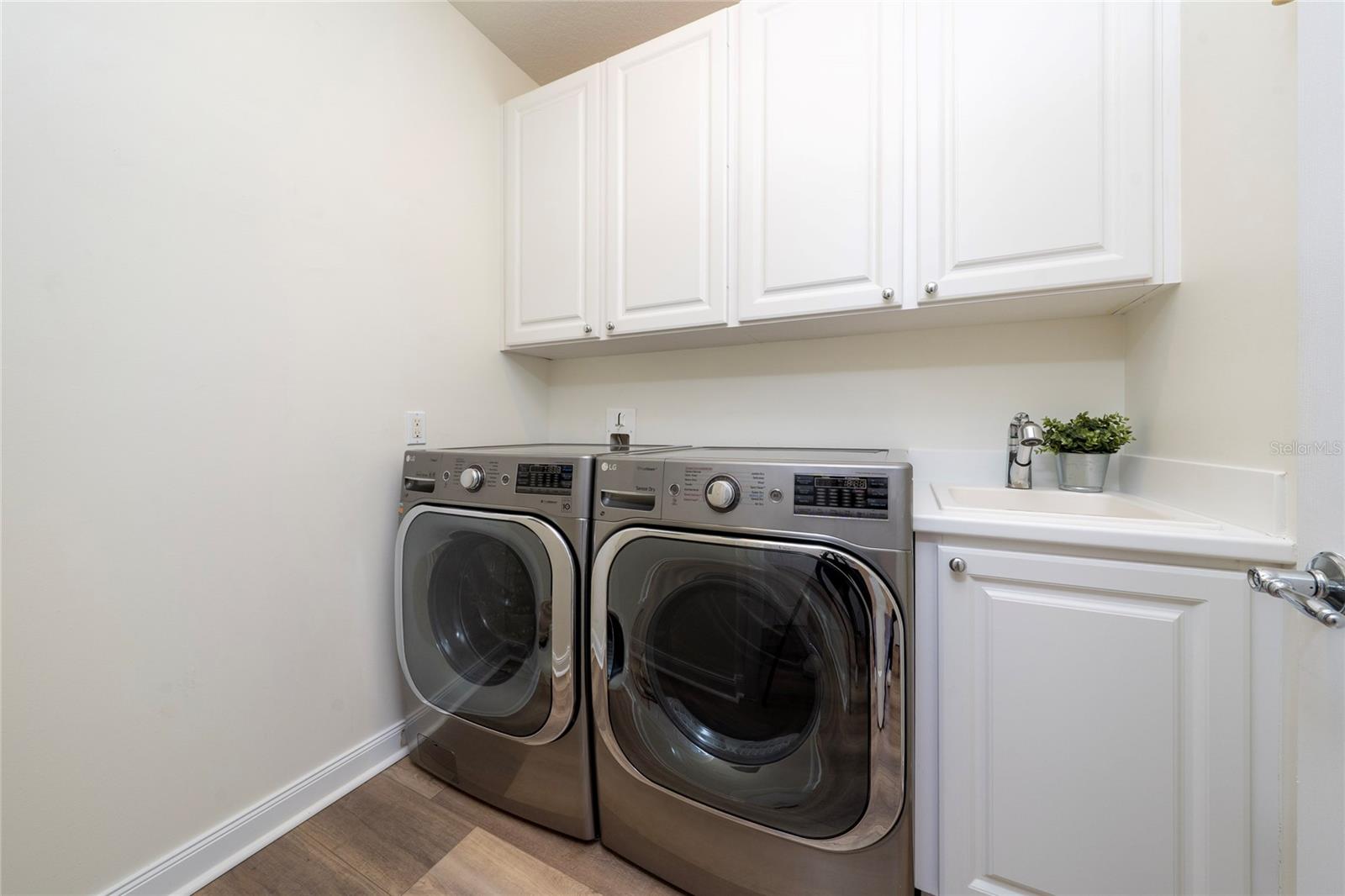 VILLAGEWALK/LK NONA UNS 1A 1B - Residential Lease